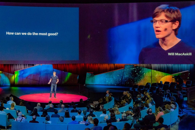 Will MacAskill, một người sáng lập của Trung tâm Vị tha Hiệu quả, phát biểu tại TED Talk năm 2018 (Ảnh: Getty) Will MacAskill, một người sáng lập của Trung tâm Vị tha Hiệu quả, phát biểu tại TED Talk năm 2018 (Ảnh: Getty)