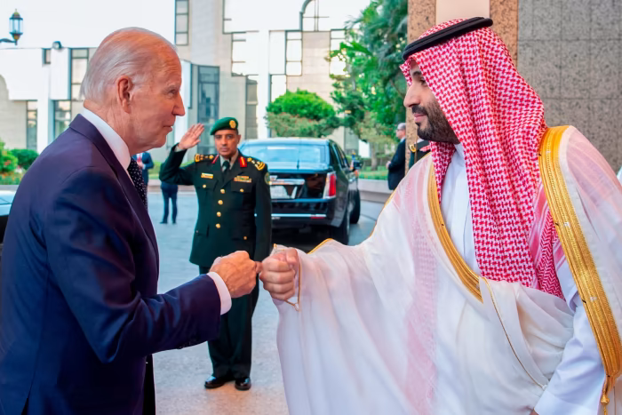 Tổng thống Mỹ Joe Biden và Hoàng thái tử Arab Saudi Mohammed bin Salman trong cuộc gặp tại Jeddah hồi năm ngoái (Ảnh: AP) Tổng thống Mỹ Joe Biden và Hoàng thái tử Arab Saudi Mohammed bin Salman trong cuộc gặp tại Jeddah hồi năm ngoái (Ảnh: AP)