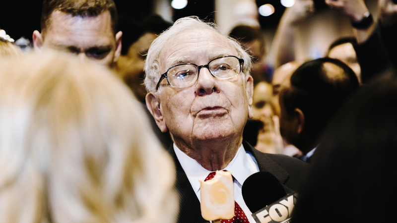Warren Buffett cùng lãnh đạo 5 tập đoàn lớn của Nhật Bản đã có cuộc thảo luận tại khách sạn Four Seasons, Tokyo (Ảnh: Bloomberg) Warren Buffett cùng lãnh đạo 5 tập đoàn lớn của Nhật Bản đã có cuộc thảo luận tại khách sạn Four Seasons, Tokyo (Ảnh: Bloomberg)