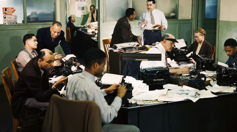 Sự phát triển nhanh chóng của AI đang gây ra nhiều thách thức đối với báo chí và truyền thông (Ảnh: The Economist)