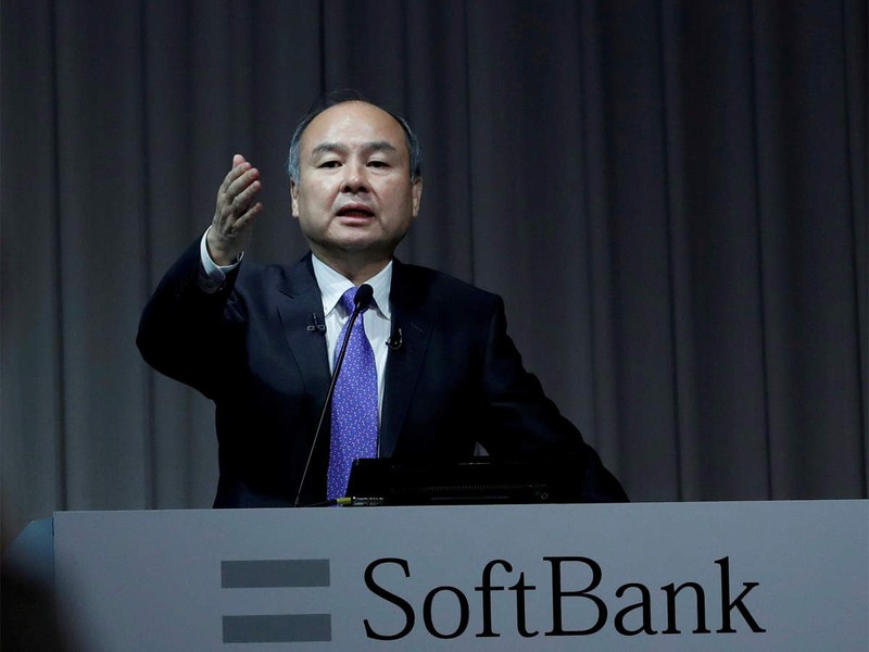 Masayoshi Son, CEO của SoftBank, đang thực hiện kế hoạch chuyển hướng sang AI (Ảnh: Economic Times) 6.jpg