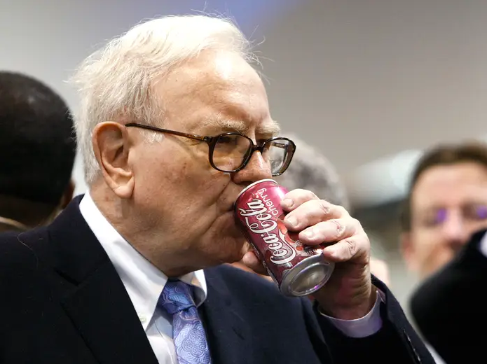 Buffett từng nói ông ăn uống như một đứa trẻ 6 tuổi (Ảnh: Getty) 10.png