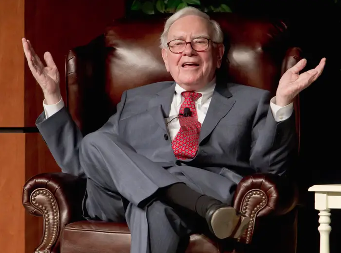 Sự lựa chọn phong cách của Warren Buffett không quá cầu kỳ (Ảnh: AP) 9.png