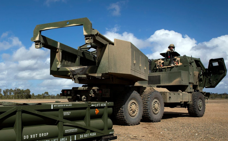 Hệ thống HIMARS có khả năng bắn các mục tiêu xa tới 50 dặm (Ảnh: Getty)