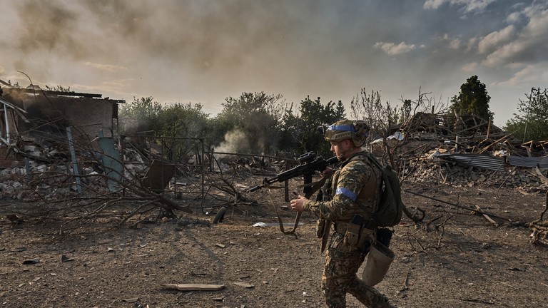 Lãnh đạo Nga nói rằng Ukraine đang thiếu binh sĩ trầm trọng (Ảnh: Getty)