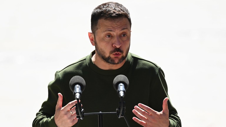 Tổng thống Ukraine Volodymyr Zelensky (Ảnh: Getty)