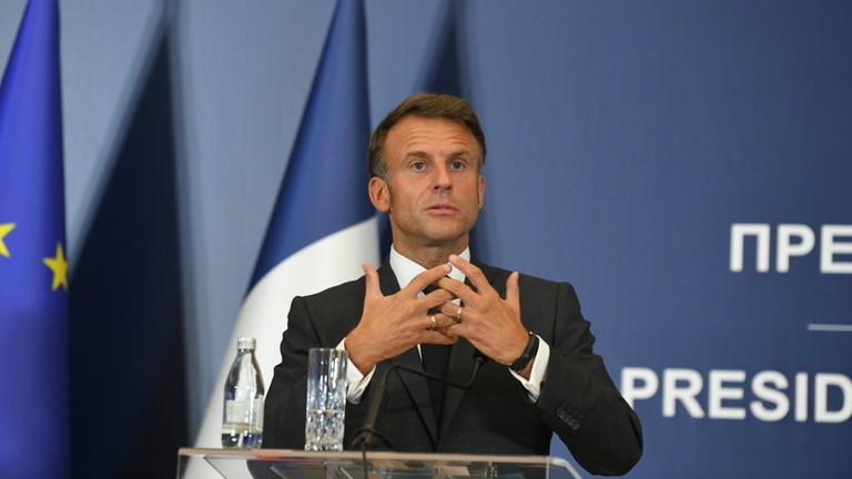 Tổng thống Pháp Emmanuel Macron tại cuộc họp báo ở Belgrade, Serbia ngày 29/8 (Ảnh: Anadolu)