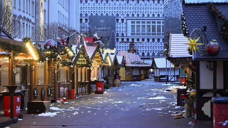 Chợ Giáng sinh bị phong tỏa sau vụ tấn công bằng xe đâm vào Magdeburg, Đức vào ngày 21/12. Ảnh: Getty.