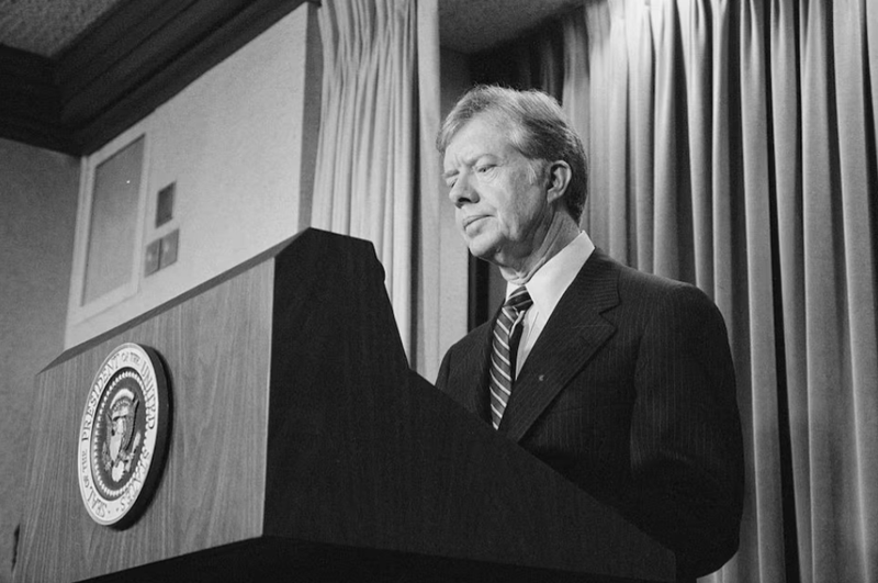 Tổng thống Mỹ Jimmy Carter tuyên bố lệnh trừng phạt mới đối với Iran để trả đũa việc bắt giữ con tin Mỹ, tháng 4/1980. Ảnh: Reuters.