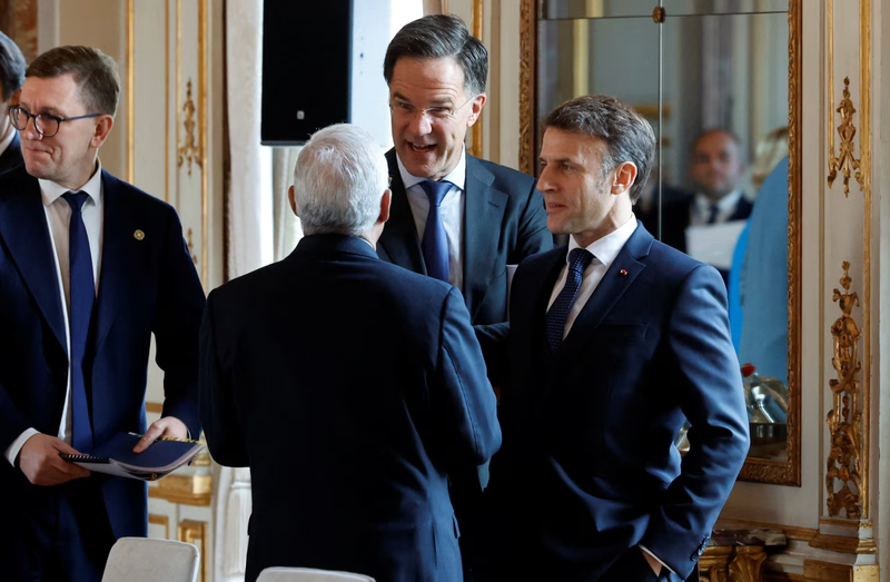 Tổng thư ký NATO Mark Rutte hôm 3/2 đã cùng các nhà lãnh đạo châu Âu bao gồm cả ông Macron thảo luận về chi tiêu quân sự. Ảnh: WSJ. 3.png