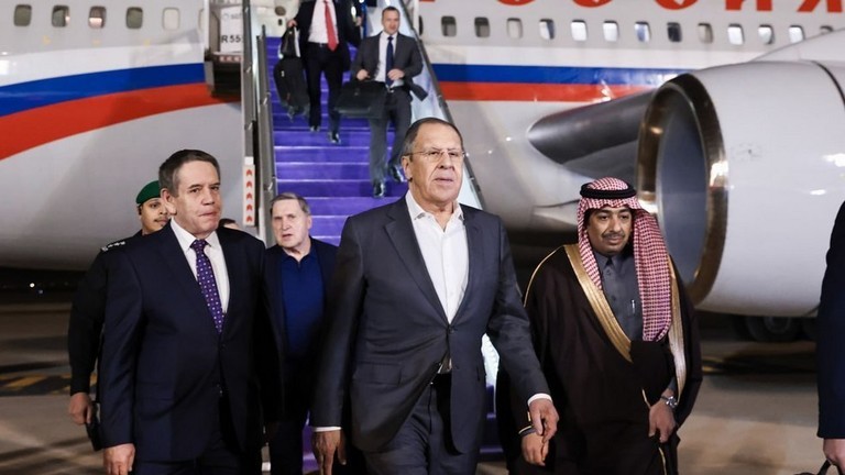 Ngoại trưởng Nga Sergey Lavrov đến Riyadh, Arab Saudi để hội đàm với phái đoàn Mỹ. Ảnh: Sputnik.