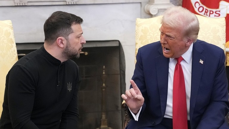 Tổng thống Mỹ Donald Trump và nhà lãnh đạo Ukraine Volodymyr Zelensky ngày 28/2. Ảnh: Getty.