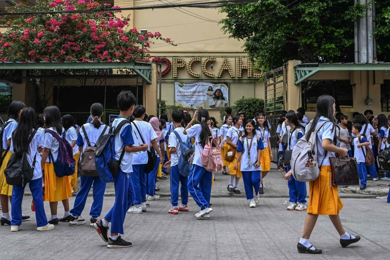 Nhiều người ở Philippines đã tốt nghiệp nhưng vẫn không biết đọc. Ảnh: AFP.