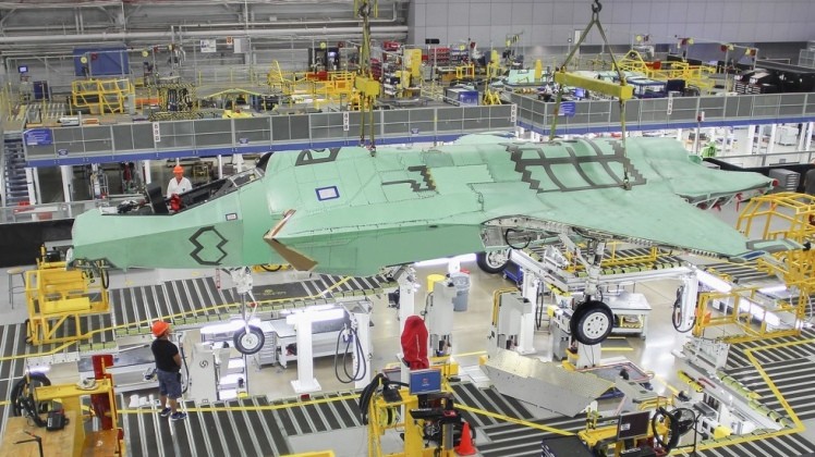 Dây chuyền sản xuất F-35 tại Fort Worth, Texas. Ảnh: MW. F-35 bị trì hoãn Radar mới, căng thẳng ngân sách và nỗi lo tụt hậu trước J-20 của Trung Quốc 2.jpg