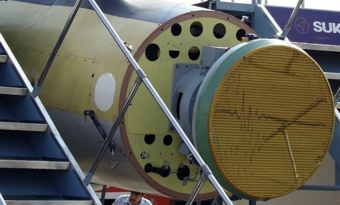 Radar Irbis-E trên máy bay chiến đấu Su-35. Ảnh: MW. Tiêm kích Liên Xô hồi sinh với công nghệ Su-35 Chiến đấu cơ Su-27SM3 có năng lực gì 3.jpeg