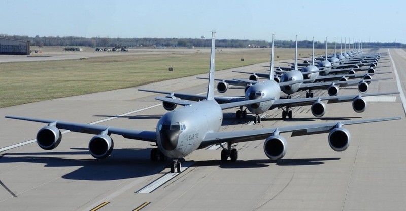 Máy bay tiếp nhiên liệu KC-135 Stratotankers của Không quân Mỹ.