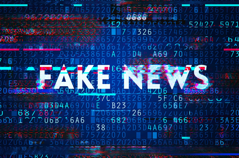 Thông tin giả mạo ngày càng trở nên tinh vi, khó nhận biết. Ảnh: Bloomberg. Bao chi the gioi 2.png