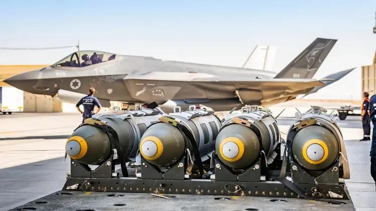 Máy bay F-35 của Israel với bom JDAM GBU-31/B. Ảnh: Getty.