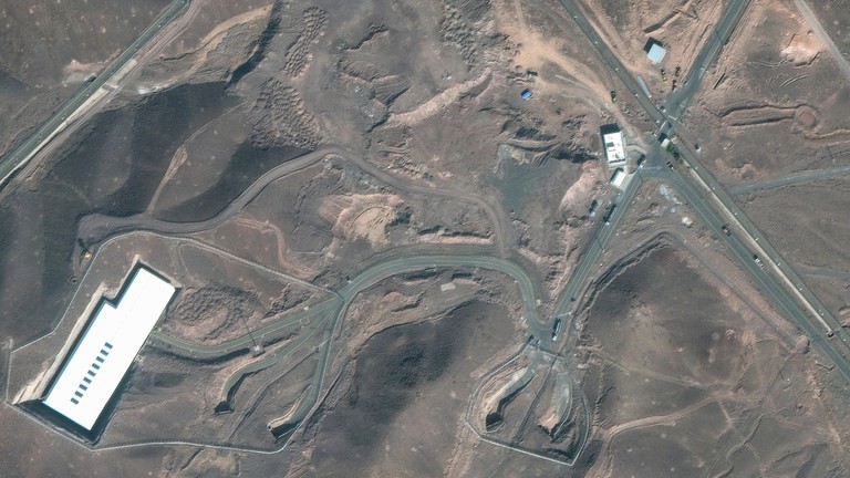 Hình ảnh vệ tinh về cơ sở hạt nhân Fordow của Iran. Ảnh: Getty.
