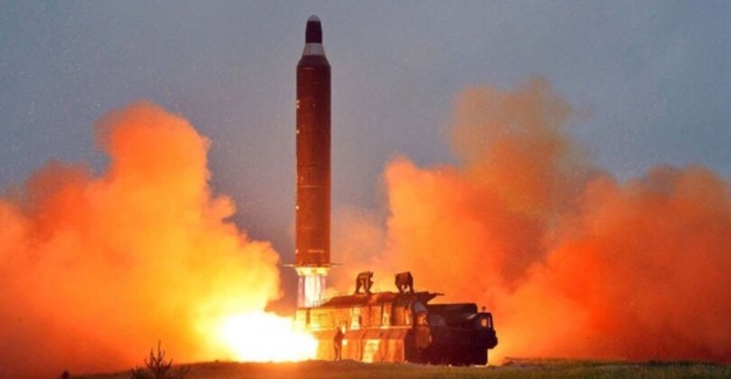 Hình ảnh vụ phóng tên lửa đạn đạo Hwasong-10. Ảnh: MW. Iran phóng tên lửa đầu đạn 1,5 tấn vào Israel Mối đe dọa mới khiến phòng thủ Tel Aviv chao đảo 2.jpeg