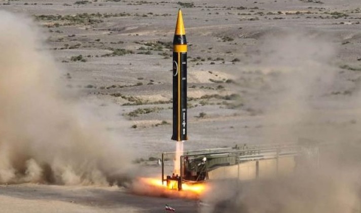Hình ảnh vụ phóng tên lửa đạn đạo Kheibar (Khorramshahr-4). Ảnh: MW. Iran phóng tên lửa đầu đạn 1,5 tấn vào Israel Mối đe dọa mới khiến phòng thủ Tel Aviv chao đảo 3.jpg