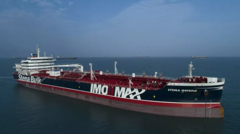 Tàu Stena Impero bị bắt giữ và tạm giữ từ ngày 19/7 đến ngày 21/7/2019 tại Bandar Abbas, Iran khi tàu này đi qua Eo biển Hormuz. Ảnh: Getty. Mỹ và thế giới sẽ chịu tác động ra sao nếu eo biển Hormuz bị phong tỏa 2.png
