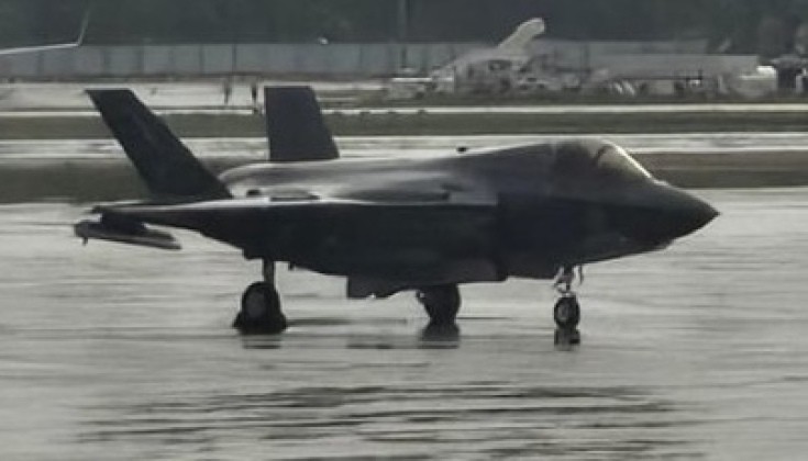 Máy bay F-35B của Anh tại Sân bay Thiruvananthapuram. Ảnh: MW. F-35 đắp chiếu 20 ngày ở Ấn Độ Cơ hội mới cho chiến đấu cơ tàng hình Su-57 của Nga 2.jpg