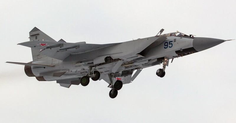 Máy bay đánh chặn MiG-31BM của Lực lượng Không gian Vũ trụ Liên Xô. Ảnh: MW. Nghị sĩ Mỹ đe dọa tấn công Nga theo kiểu Iran Máy bay ném bom tàng hình B-2 có đủ khả năng 4.jpeg