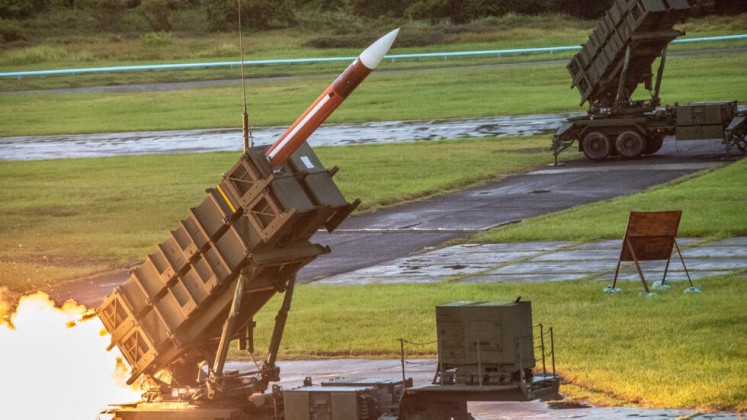 Phóng tên lửa đất đối không từ hệ thống Patriot. Ảnh: MW. Kho Patriot cạn kiệt, Đức vẫn rút ruột viện trợ thêm 5 hệ thống cho Ukraine 3.jpg