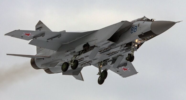 Máy bay đánh chặn MiG-31BM của Nga, được phát triển đặc biệt để phòng thủ tên lửa hành trình. Ảnh: MW. Đức muốn có tên lửa hành trình với khả năng tấn công Moscow Liệu Nga có thể ngăn chặn 3.jpeg