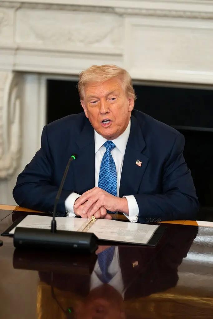 Tổng thống Trump đã nói chuyện với ông Zelensky và các quan chức châu Âu khác vào tuần trước, nói rằng Nga sẵn sàng đồng ý ngừng bắn theo một thỏa thuận liên quan đến việc trao đổi lãnh thổ. Ảnh: NYTimes. Hé lộ tuần ngoại giao nghẹt thở của Ukraine sau cú điện đàm của ông Trump 2.jpg