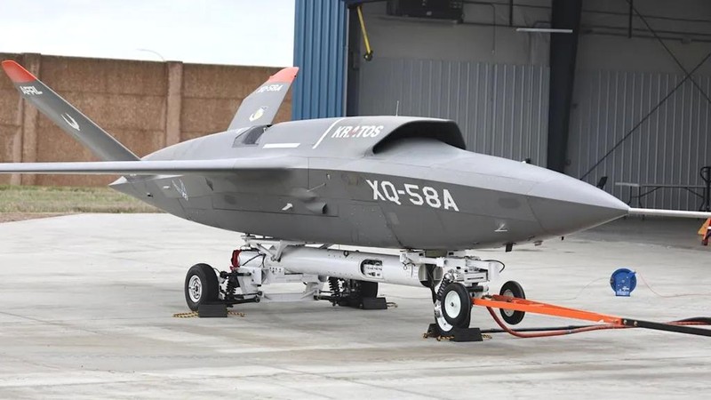 XQ-58A Valkyrie của Không quân Mỹ. Ảnh: Defense Blog. XQ-58A Valkyrie.jpg
