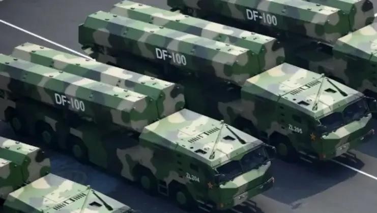 Các phương tiện phóng DF-100. Ảnh: MW. Quái thú DF-100 của Trung Quốc Tên lửa hành trình đe dọa Guam và Hawaii với tốc độ Mach 4+ 2.jpg