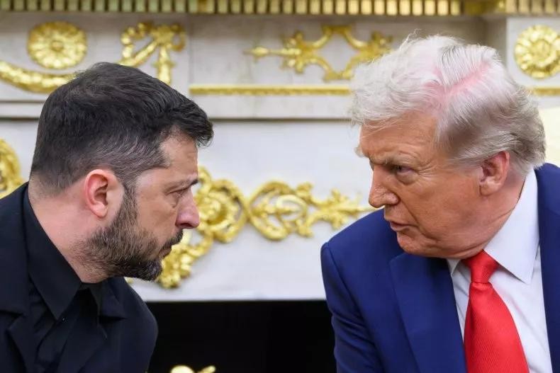 Ông Zelensky và ông Trump trong cuộc gặp tại Nhà Trắng hôm 18/8. Ảnh: AFP. Hai điều kiện chủ chốt để chấm dứt chiến tranh xuất hiện sau các hội nghị thượng đỉnh tại Mỹ 3.jpg
