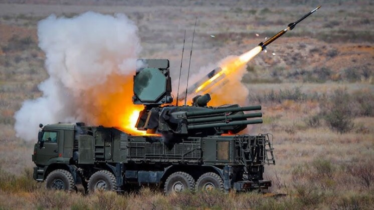 Xe chiến đấu phòng không Pantsir của Nga. Ảnh: MW. Trung Quốc ra mắt xe chiến đấu phòng không FK-3000 Ác mộng mới cho UAV 2.jpg