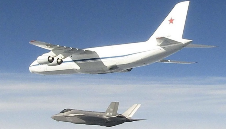 An-124 bị F-35 của Italy chặn lại. Ảnh: MW. F-35 Italy chặn máy bay vận tải chiến lược của Nga NATO tăng áp lực quanh Kaliningrad 2.png
