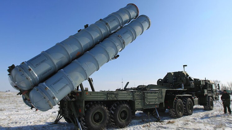 Bệ phóng thuộc hệ thống S-400 ở Bắc Cực. Ảnh: MW. Tàu Đô đốc Nakhimov và MiG-31 Bộ đôi lá chắn thép giúp Nga chiếm ưu thế ở Bắc Cực 2.jpg