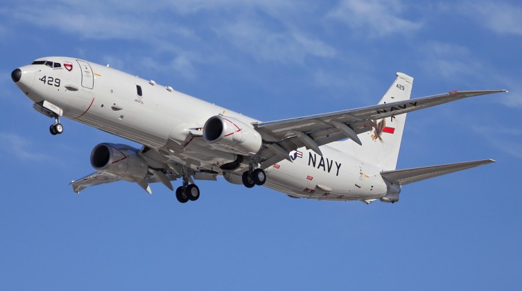 Máy bay tác chiến chống ngầm P-8 của Hải quân Mỹ. Ảnh: MW. Bóng ma dưới biển của Nga áp sát tàu sân bay Mỹ Đội săn ngầm P-8 được điều động khẩn 2.jpg
