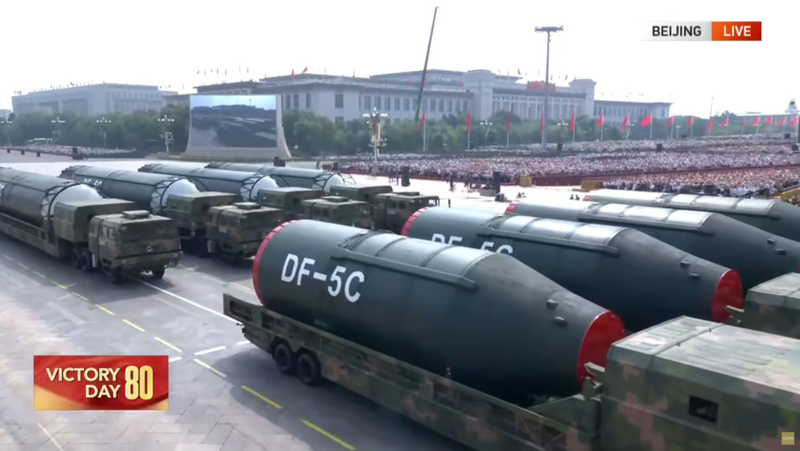 DF-5C là phiên bản nâng cấp của tên lửa đạn đạo xuyên lục địa đầu tiên của Trung Quốc. Ảnh: CCTV. DF-5C.png