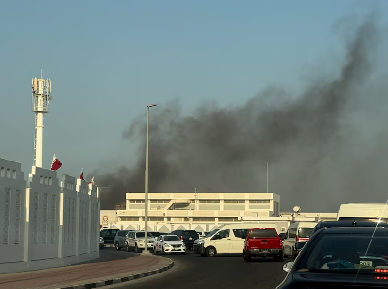 Khói bốc lên sau nhiều vụ nổ ở Doha, Qatar, ngày 9/9. Ảnh: Reuters.