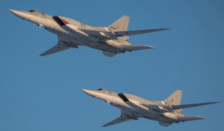 Máy bay ném bom Tu-22M3. Ảnh: MW. Máy bay ném bom tầm xa Tu-22M3 Nga tập luyện tấn công giả định các mục tiêu NATO 3.png