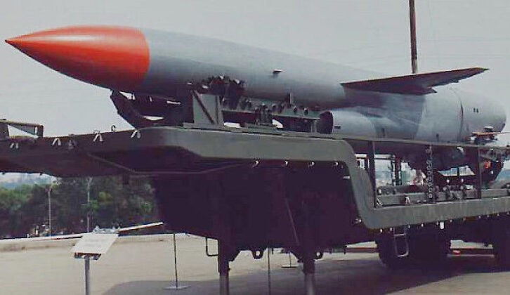 Tên lửa hành trình chống hạm P-700. Ảnh: MW. Nga tung tuyệt kỹ P-700 từ tàu ngầm hạt nhân Lời cảnh báo gửi tới Mỹ và Nhật 2.jpg