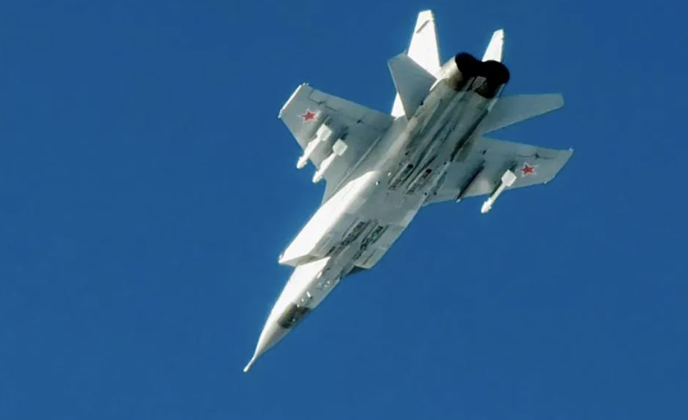 MiG-31 trên Biển Đen sau khi bị cáo buộc vi phạm không phận Estonia. Ảnh: MW. Chiến đấu nguy hiểm nhất của Nga bị tố xâm nhập không phận NATO Tại sao MiG-31 gây lo ngại 3.png