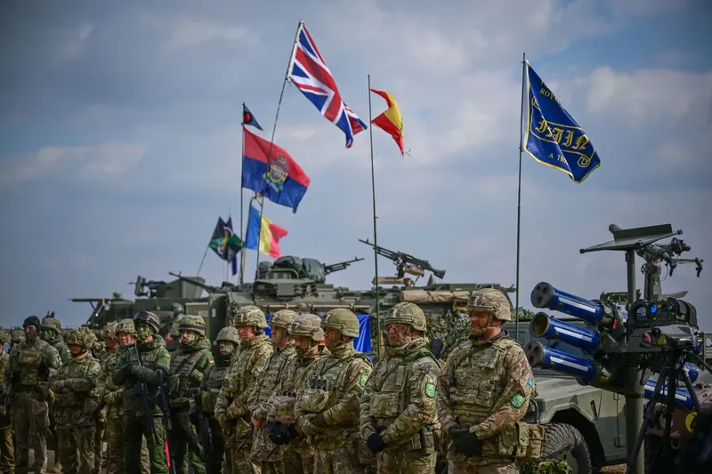 Lực lượng quân sự NATO tại Cuộc tập trận Steadfast Dart 2025 tại Khu huấn luyện Smardan ở Smardan, Romania ngày 19/2. Ảnh: AFP.