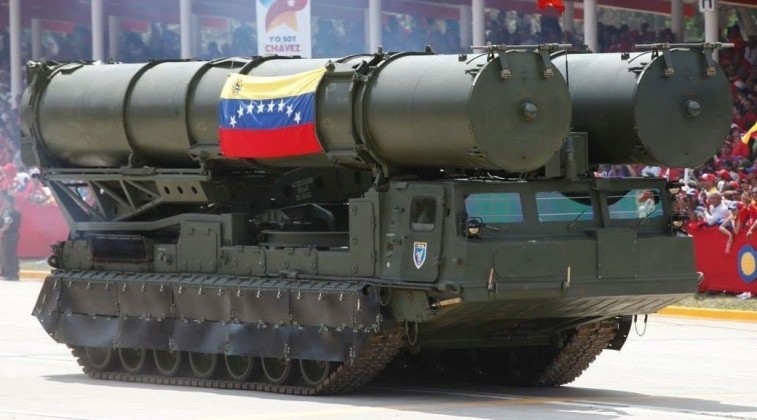 Bệ phóng tên lửa thuộc hệ thống S-300VM của Venezuela. Ảnh: MW. Lá chắn S-300VM biến Venezuela thành pháo đài thép Có thể ngăn chặn được quân đội Mỹ 2.jpeg