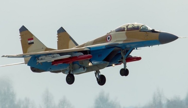 Máy bay MiG-29M2 của Không quân Ai Cập với tên lửa không đối không R-77 và tên lửa hành trình Kh-35. Ảnh: MW. Vũ khí Nga đổ bộ Iran MiG-29 phiên bản nâng cấp có thể thách thức F-16 Israel 4.jpg