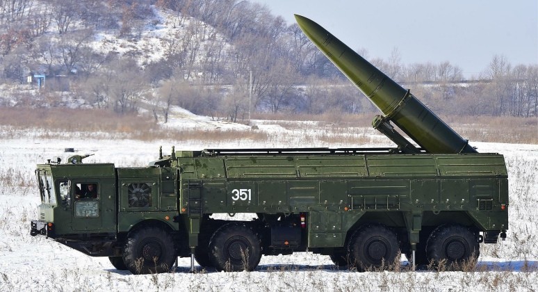 Bệ phóng tên lửa từ hệ thống Iskander-M. Ảnh: MW. Patriot bó tay trước tên lửa Nga Ukraine thừa nhận điểm yếu chết người trong phòng không 2.jpg