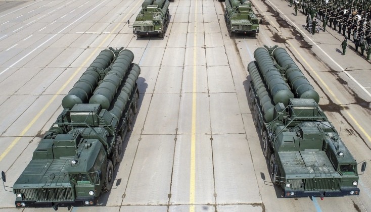 Bệ phóng tên lửa thuộc hệ thống S-400. Ảnh: MW. Ấn Độ bạo chi hơn 1 tỷ USD mua thêm tên lửa S-400 sau khi hạ gục 6 tiêm kích Pakistan 4.jpeg