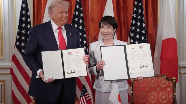 Tổng thống Mỹ Donald Trump và Thủ tướng Nhật Bản Sanae Takaichi tại Tokyo vào ngày 28/10. Ảnh: Getty.
