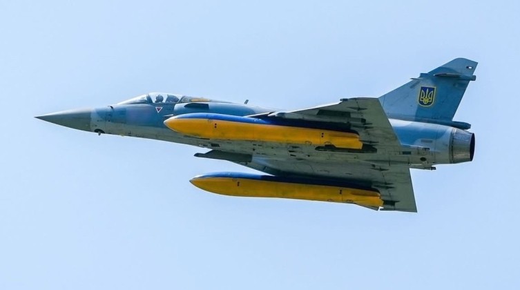 Máy bay chiến đấu Mirage 2000 của Không quân Ukraine. Ảnh: MW. Ukraine, Pháp tính mua chiến đấu cơ Rafale bằng tiền của Nga Có đủ sức mạnh lật ngược thế cờ 2.jpeg